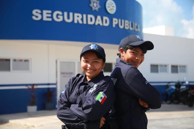 Promueven proximidad en Isla Mujeres entre jóvenes y policías