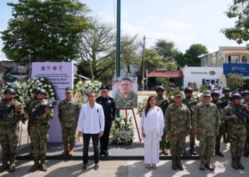 Rinden homenaje póstumo al Capitán José Roberto Rodríguez Bautista