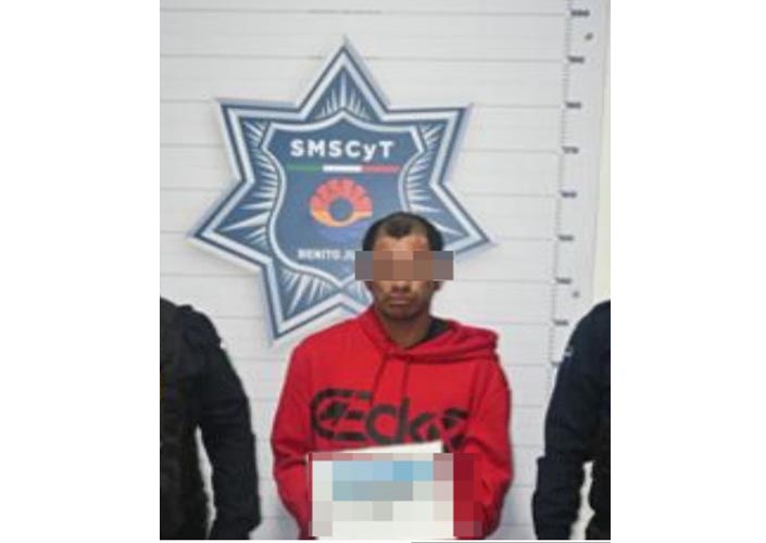 Agentes detienen a narcomenudista cuando manipulaba drogas