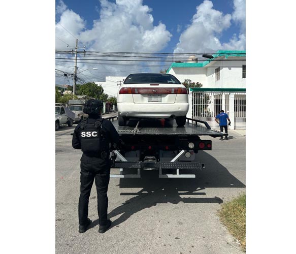 ¡Lo dejaron tirado! Recuperan en Cancún auto con reporte de robo