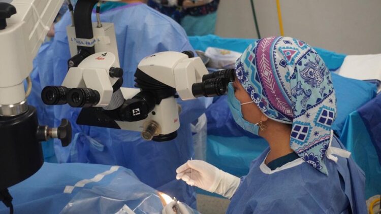 IMSS realiza 69 cirugías de cataratas en jornada especial en Cancún