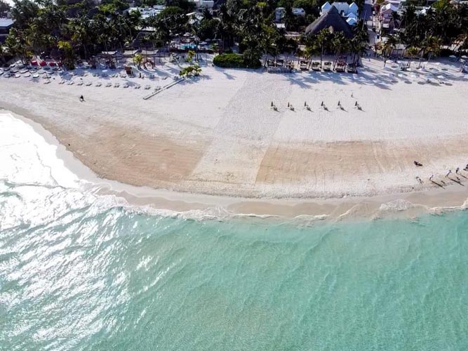 Isla Mujeres presume playas impecables y libres de sargazo rumbo al verano