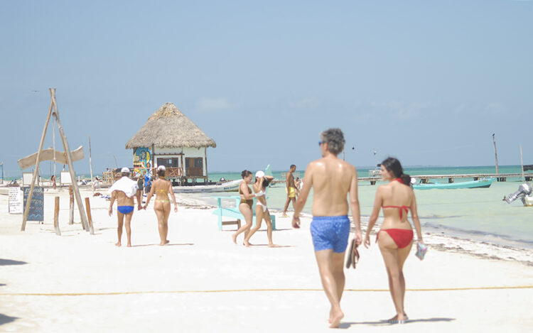 Holbox se alista para el verano y recibe distintivo LGBTQ+ como destino inclusivo