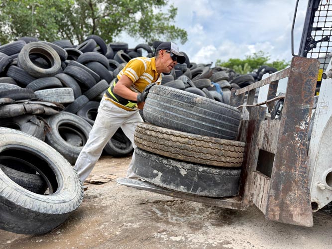 Cozumel retira más de 107 toneladas de llantas