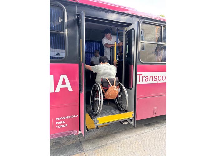 Brindan transporte adaptado en Playa del Carmen a basquetbolistas de la Cdmx