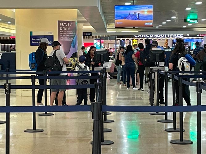 Cancún mantiene intenso flujo aéreo con más de 500 operaciones programadas hoy