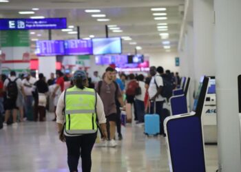 Más de 300 vuelos internacionales destacan la conectividad de Cancún