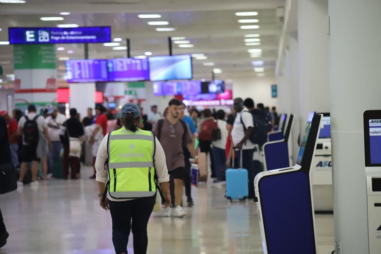 Más de 300 vuelos internacionales destacan la conectividad de Cancún