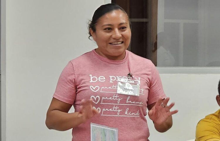 Mujeres chicleras, ejemplo de lucha, afirma Anahí González