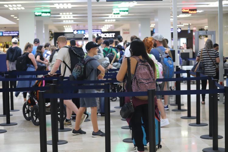 Gran movimiento de pasajeros en el Aeropuerto de Cancún con 510 operaciones para hoy
