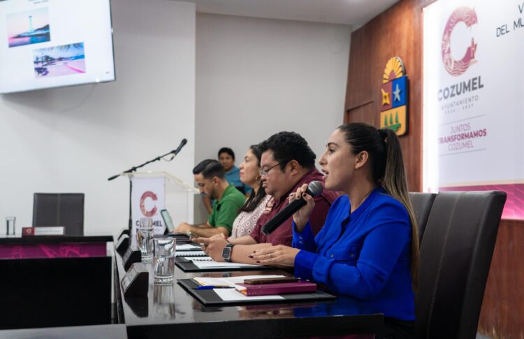 Cabildo de Cozumel analiza informe semestral de contraloría y da de baja parque desaparecido tras huracán Wilma