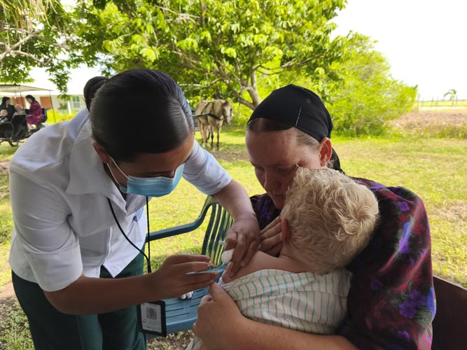 IMSS Q. Roo fortalece esquema de vacunación en el Sur del estado