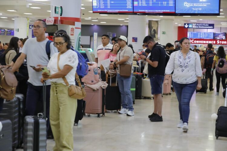 Intensa jornada en el aeropuerto de Cancún con casi 500 operaciones hoy