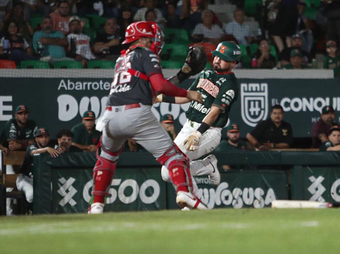 Leones rugen en casa y superan a los Diablos en duelo de batazos