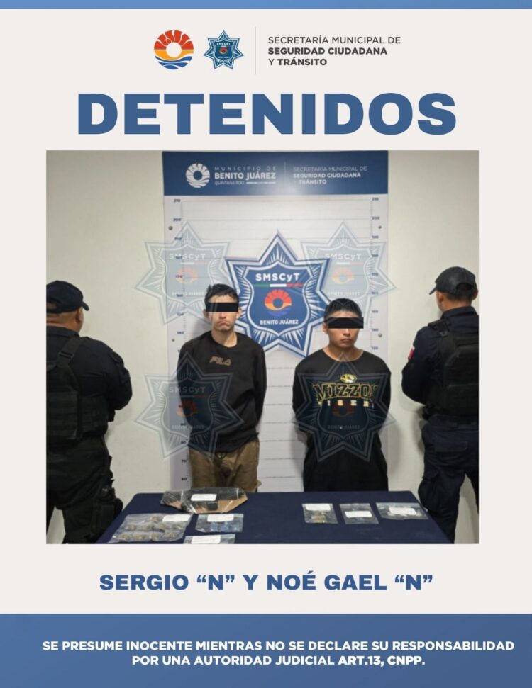 Sorprenden a dos jóvenes con droga y réplica de arma en Cancún