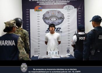 Aseguran a presunto narcomenudista en el Muelle Fiscal de Playa del Carmen
