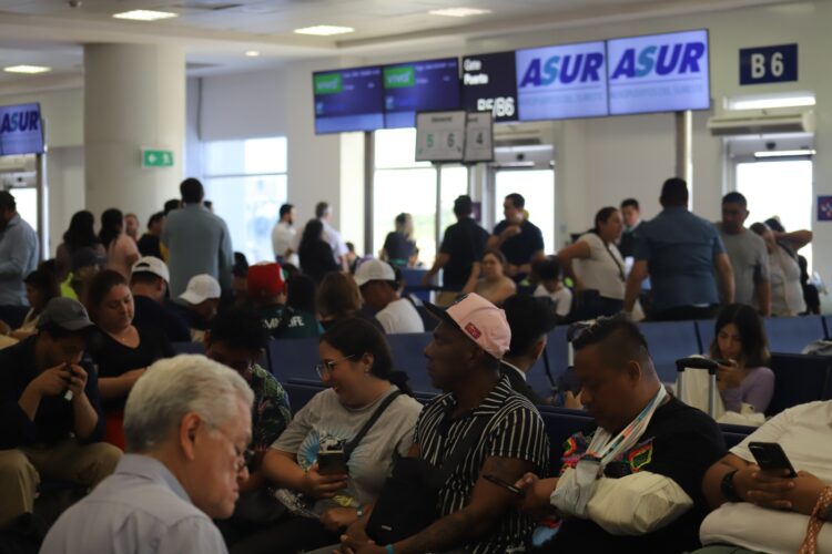 Cancún mantiene intensa actividad aérea con casi 500 vuelos para hoy