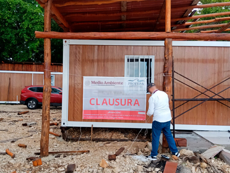 Clausuran construcciones ilegales en humedales protegidos de Othón P. Blanco