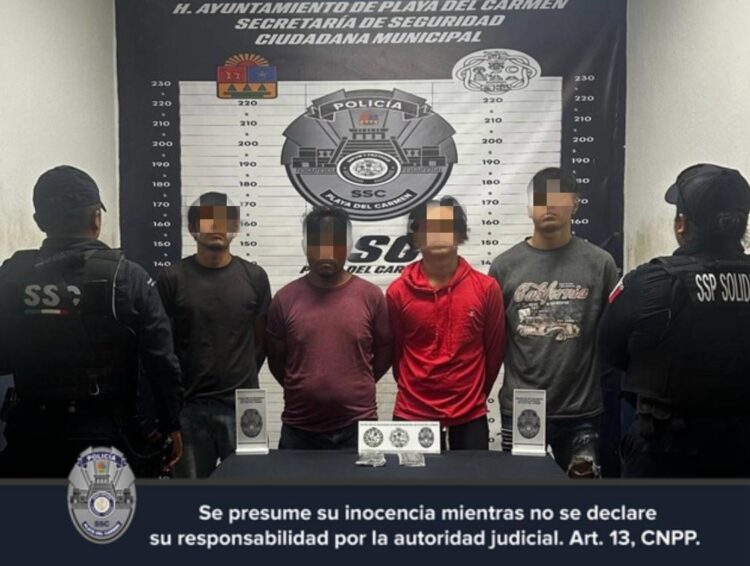 Caen cuatro con una motocicleta robada