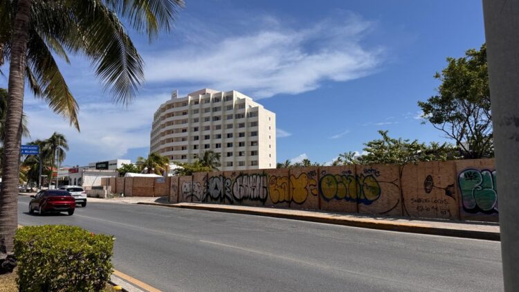La Boom ya es historia: concluye demolición del legendario club nocturno en Cancún