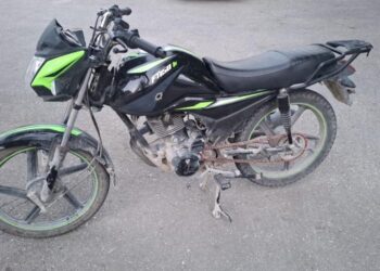 Detienen en Cancún a menor por portar réplica de arma y agredir a policías