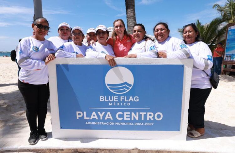 Izan la Bandera Blue Flag en Playa Centro y Playa Norte