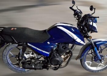 Detenido por conducir una moto con placa sobrepuesta