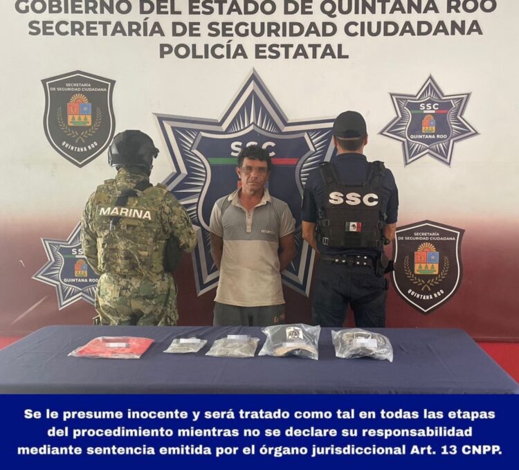 Al ver a la policía emprende la huida al tener 18 dosis de marihuana
