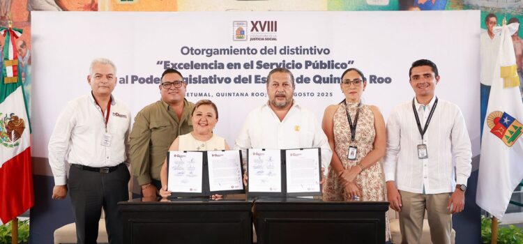 Recibe XVIII Legislatura distintivo de excelencia en el servicio público