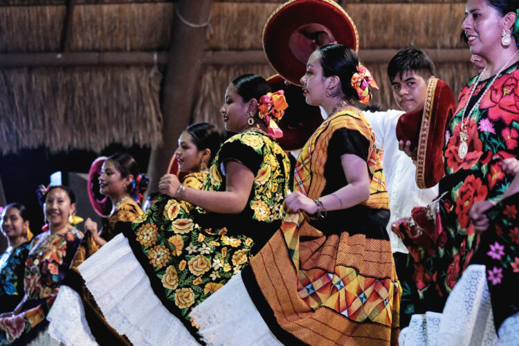Cancún celebra la Guelaguetza 2025