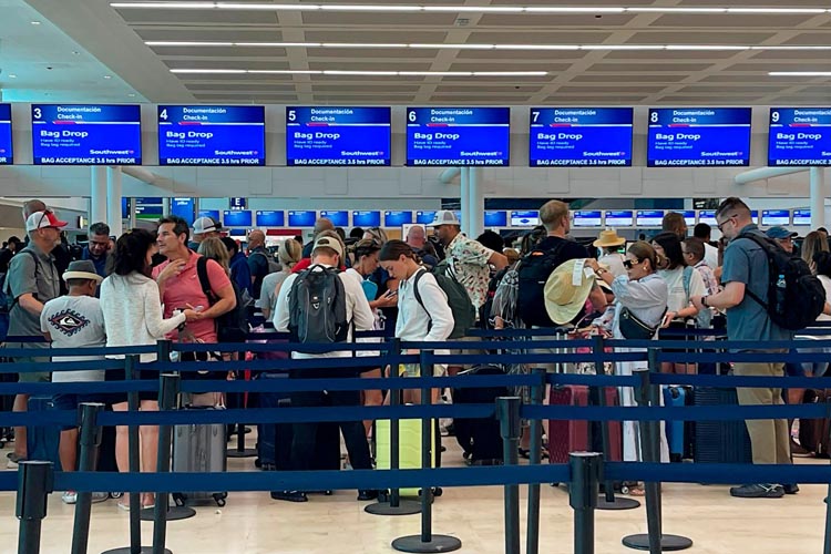 El aeropuerto de Cancún reporta 385 operaciones este día