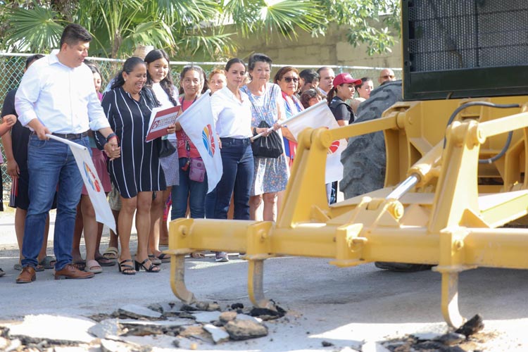 Cumple Ana Paty con histórica inversión en obras públicas