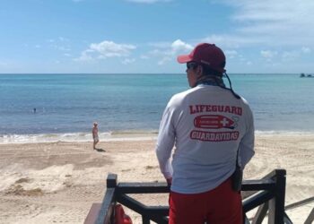 Guardavidas de Playa del Carmen reciben vehículo de respuesta rápida