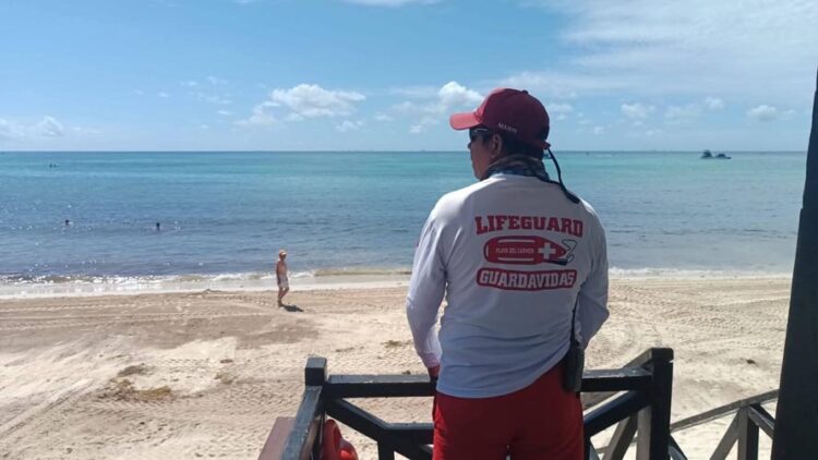 Guardavidas de Playa del Carmen reciben vehículo de respuesta rápida