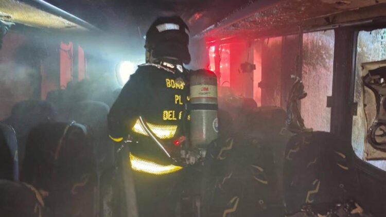 Actuación oportuna de bomberos y paramédicos controla dos emergencias nocturnas en Playa del Carmen