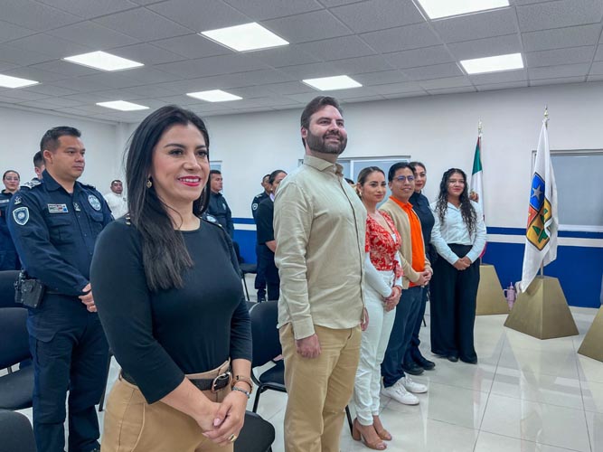 Capacitan a policías de Playa del Carmen en violencia digital y perspectiva de género