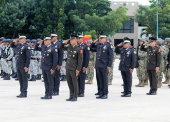 Obtienen ascensos 12 elementos de las fuerzas militares