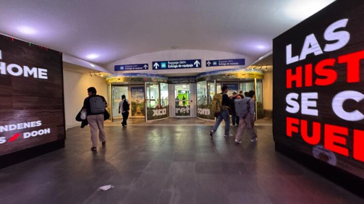 Más de 240 vuelos internacionales llegan y salen hoy de Cancún