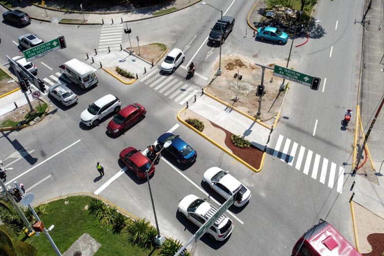 Expertos alertan: Cancún vive una movilidad invertida y centrada en el automóvil
