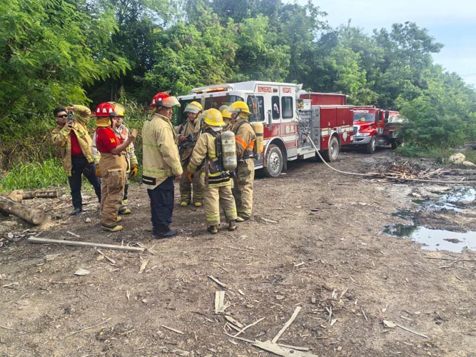 Incendio en negocio de Chetumal es controlado sin personas lesionadas en Santa Isabel