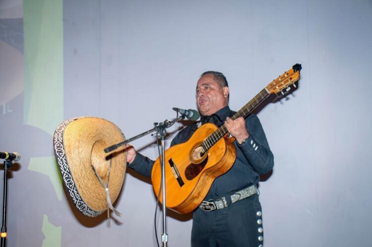 Cozumel celebra 25 años de historia y tradición del Mariachi Santa Cecilia