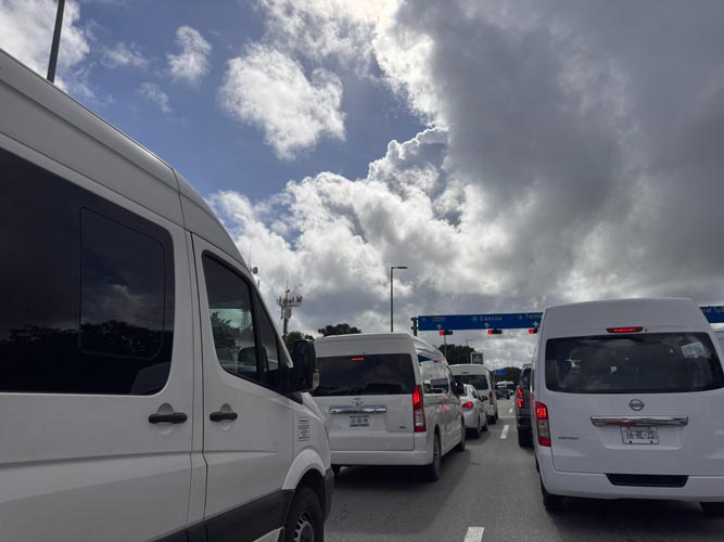 Cancún mantiene alta actividad aérea con 498 operaciones