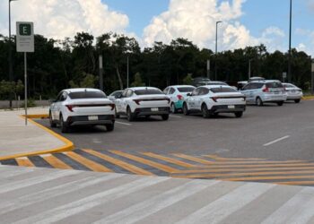 Aclaran reglas del transporte federal de turistas desde el aeropuerto y Tren Maya en Cancún
