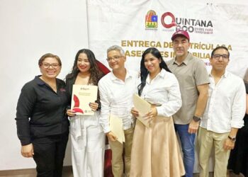 Fortalecen mercado inmobiliario con la entrega de nuevas matrículas de profesionalización