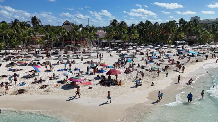Fin de año récord para Isla Mujeres: hoteles al 90% y agenda llena de visitantes