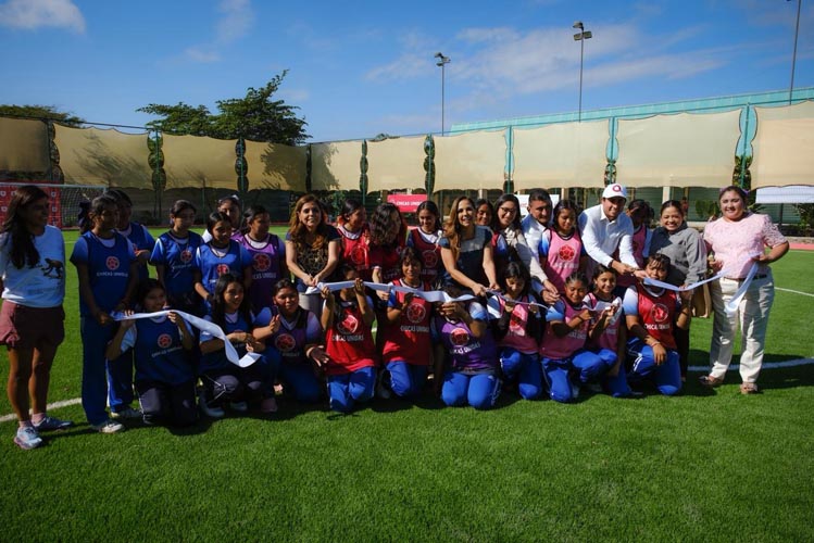 Bacalar estrena campo deportivo resiliente