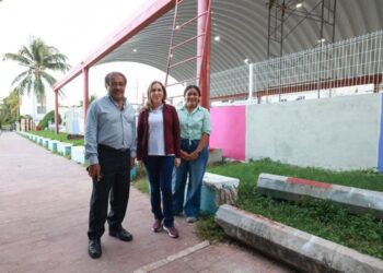 Atenea Gómez anuncia reapertura de domos deportivos en Isla Mujeres