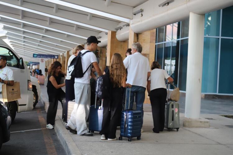 Aeropuerto de Cancún prevé 455 operaciones este día