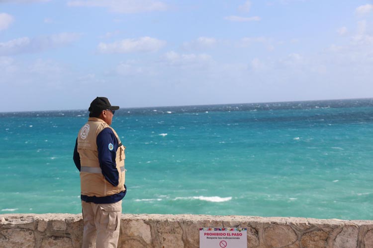 Isla Mujeres activa operativo por Frente Frío 37