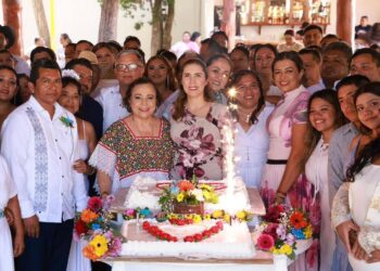 43 parejas formalizan su amor en Bodas Colectivas de Isla Mujeres